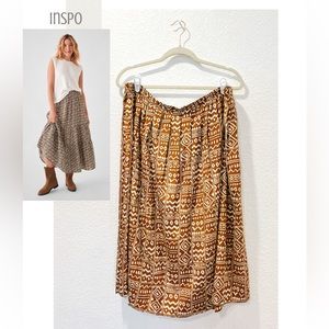 VINTAGE LESLIE FAY aztec midi skirt. Size 24. Waist 44” Length 30”